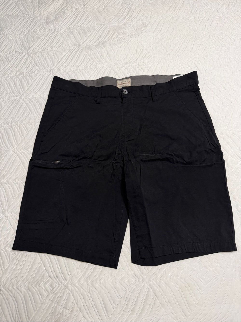Weatherproof Vintage Men's Black Stretch Utility Shorts. Size 36